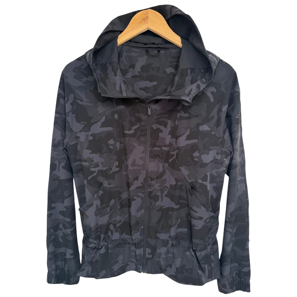 lululemon Women's 8 Black Gray Hooded Jacket Cropped Water Resistant Windbreaker